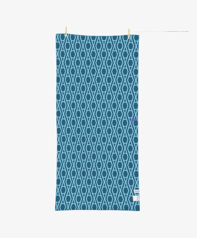 Buvanha Handdoek Zwitserland 200x90 cm