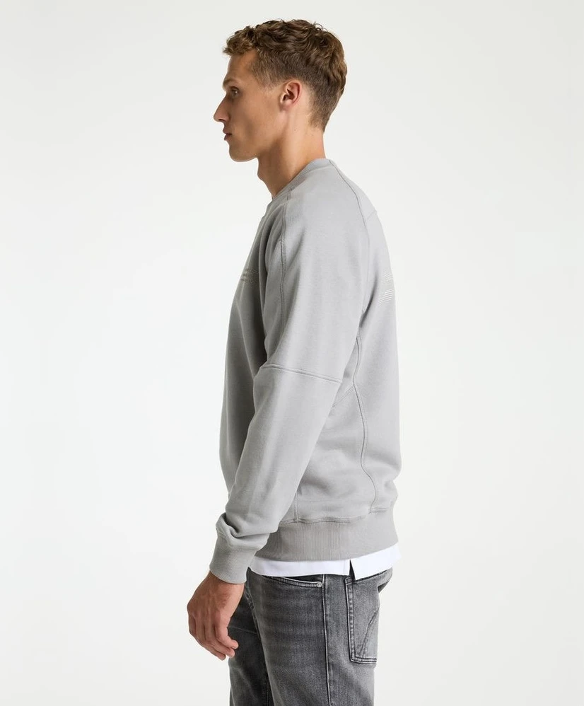 Chasin' Sweater Mayor Sweat