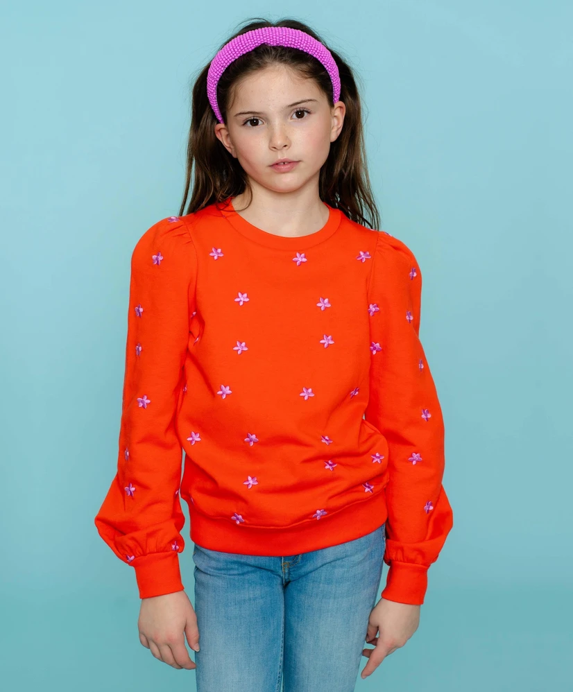 Geisha Girls Sweater Embroiderd Flowers