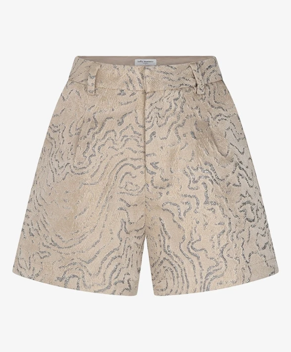 Lofty Manner Short Ninou