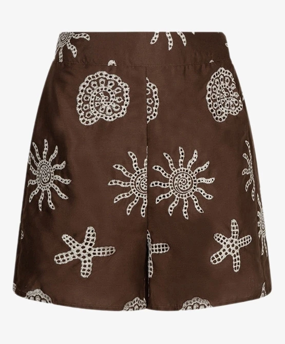 Lofty Manner Short Stella