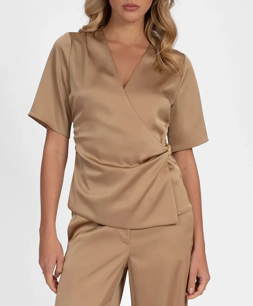 NIKKIE Wrap Top Ribe