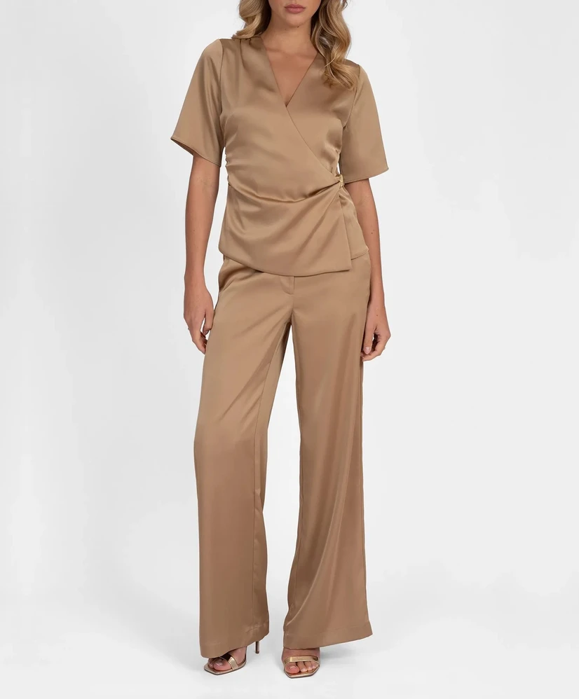 NIKKIE Wrap Top Ribe