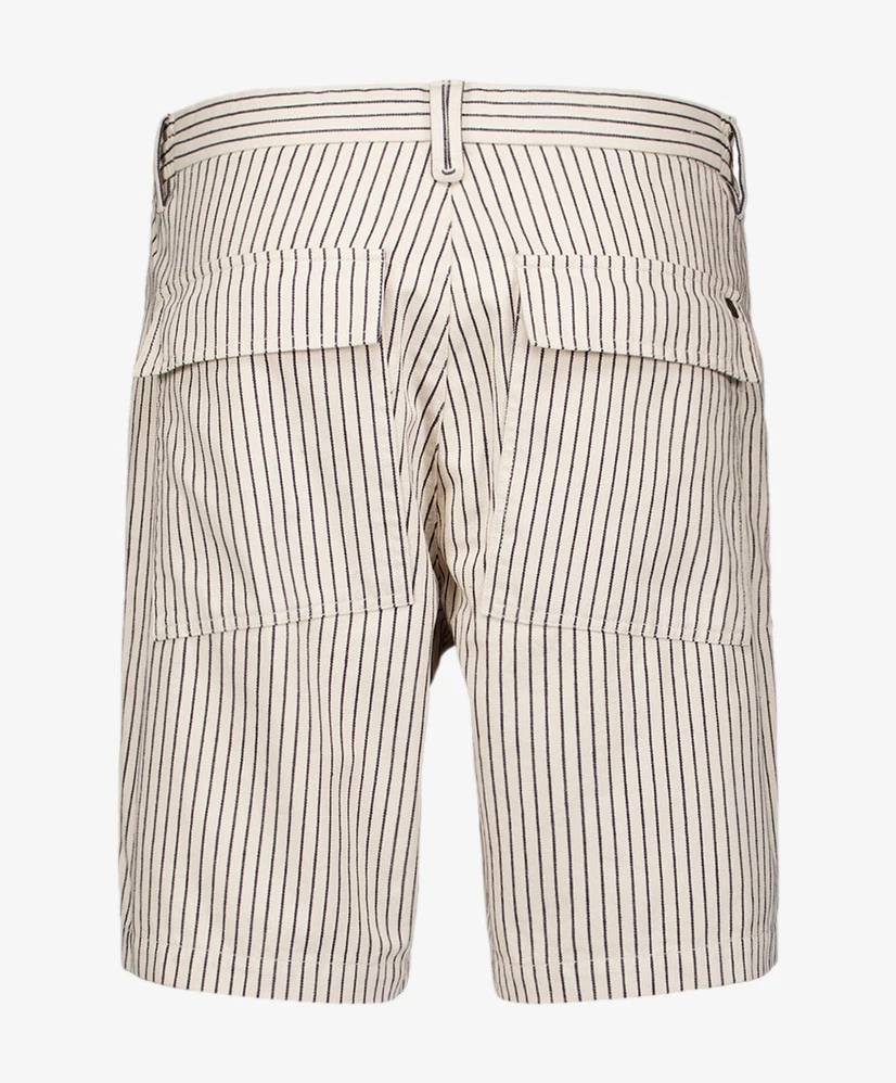 No Excess Short Gestreept