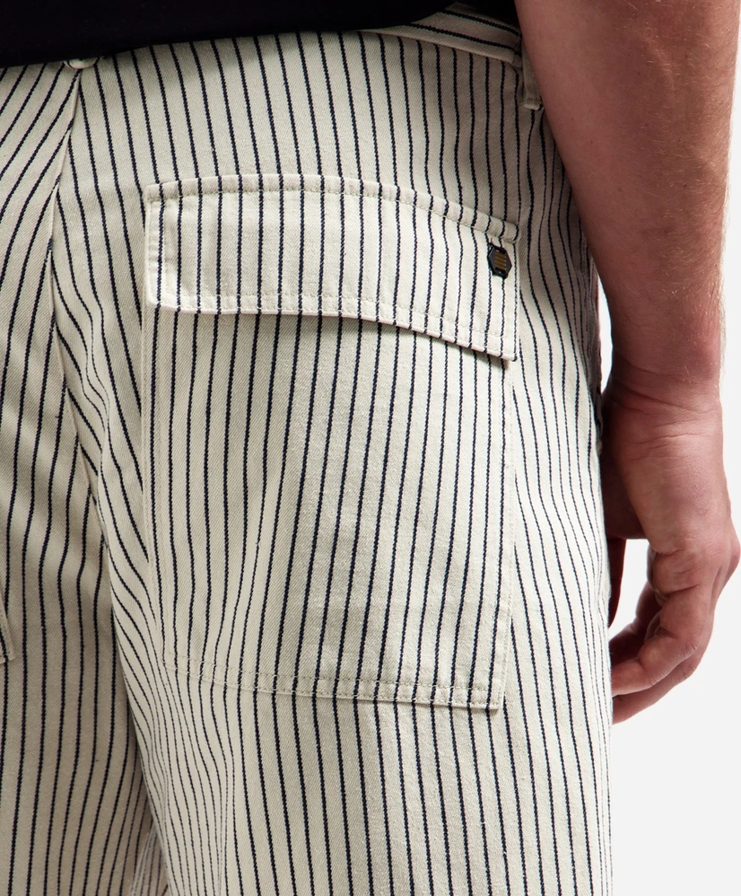 No Excess Short Gestreept