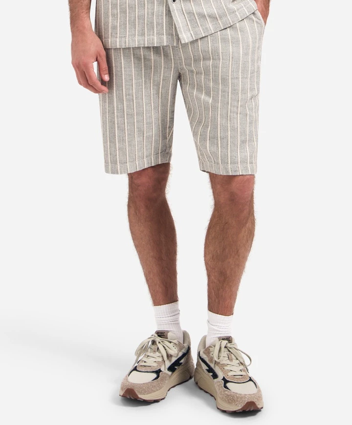 No Excess Short Gestreept