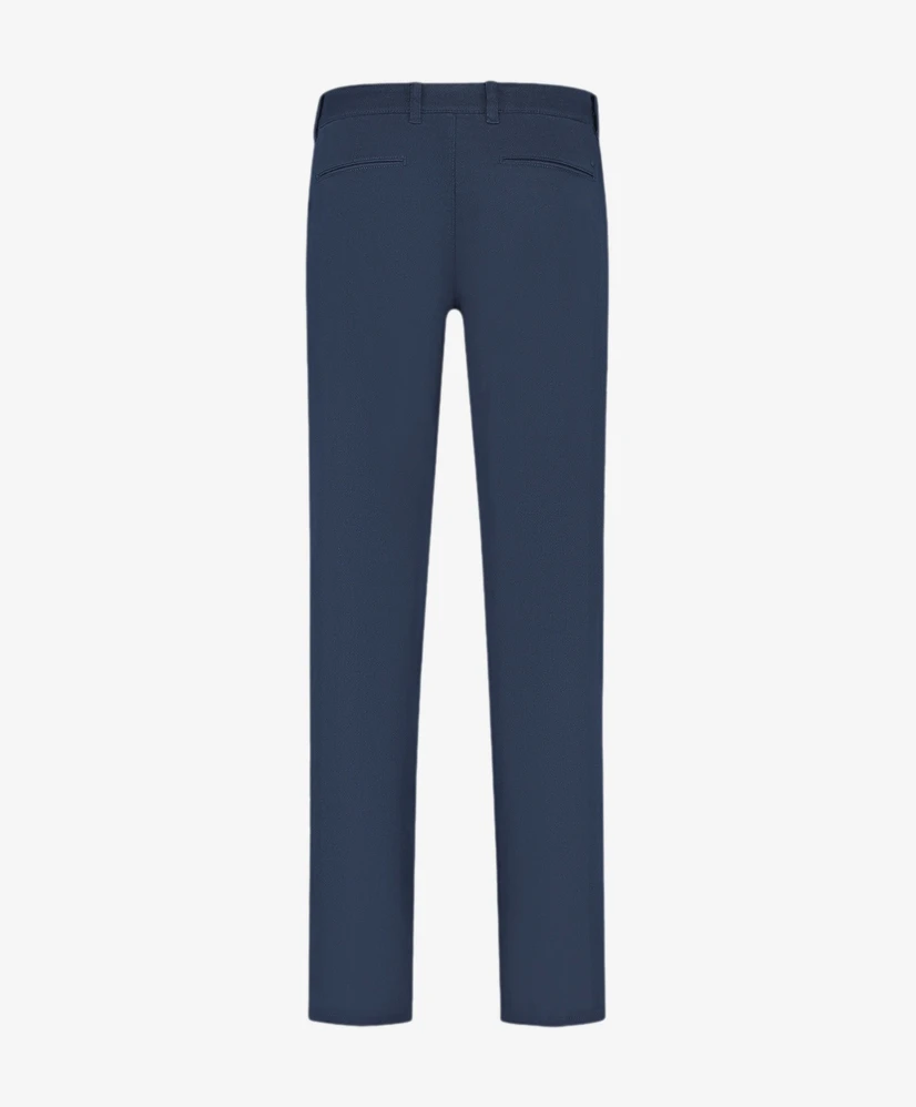 North 84 Chino Elegance