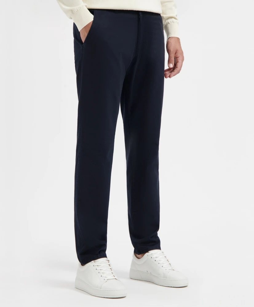 North 84 Chino Elegance
