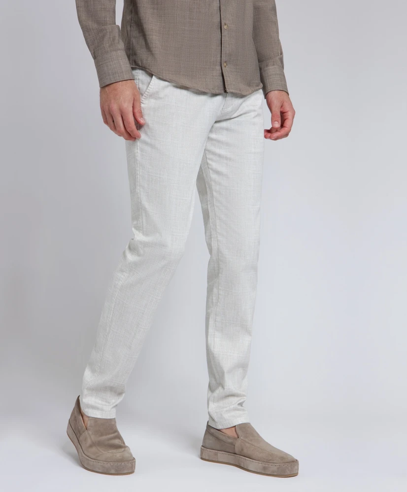 North 84 Chino Elegance