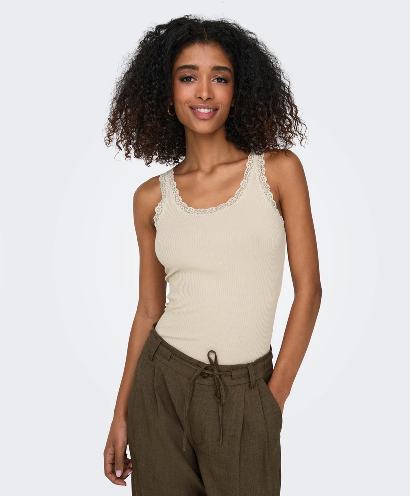 ONLY Top Singlet Sara Sharai