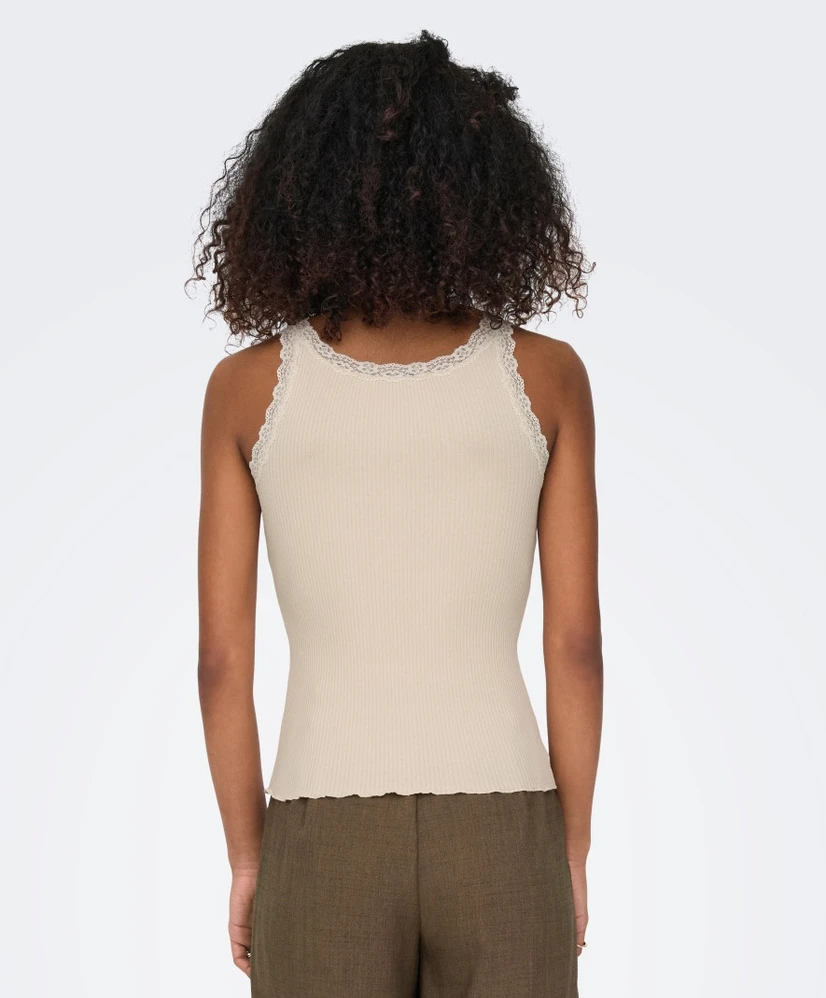 ONLY Top Singlet Sara Sharai
