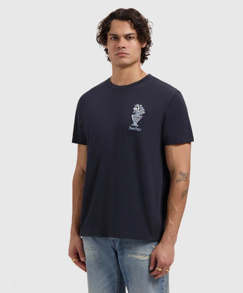 Pure Path T-shirt Embroidered Vase