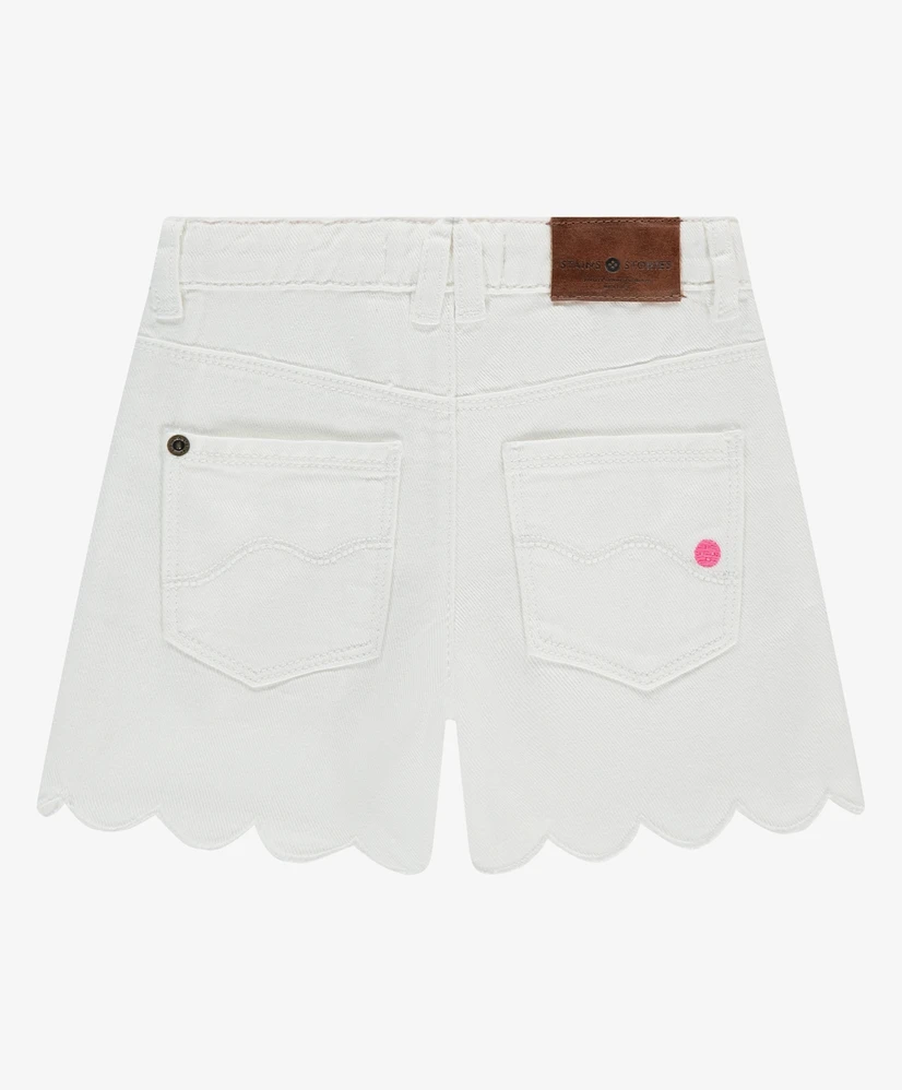 Stains & Stories Short Wavy Edge